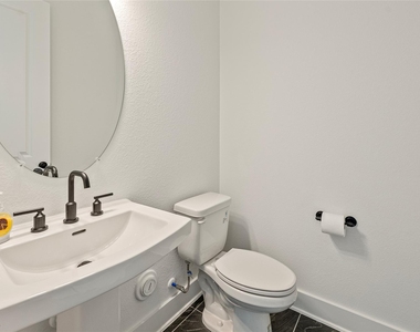 2532 Chiavari Way - Photo Thumbnail 10