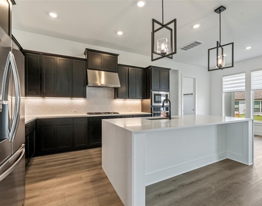 2532 Chiavari Way - Photo Thumbnail 15