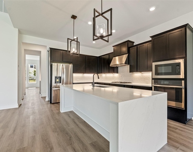 2532 Chiavari Way - Photo Thumbnail 14