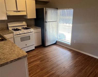 4412 Avenue A - Photo Thumbnail 9