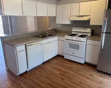 4412 Avenue A - Photo Thumbnail 6