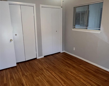 4412 Avenue A - Photo Thumbnail 12