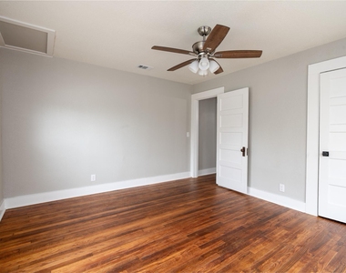 329 Flores St - Photo Thumbnail 11