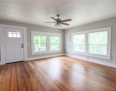 329 Flores St - Photo Thumbnail 2
