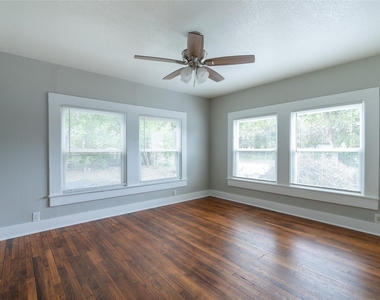 329 Flores St - Photo Thumbnail 17