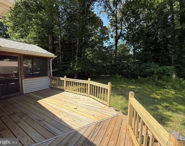 33135 Woodland Court N - Photo Thumbnail 12