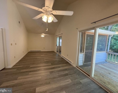 33135 Woodland Court N - Photo Thumbnail 5
