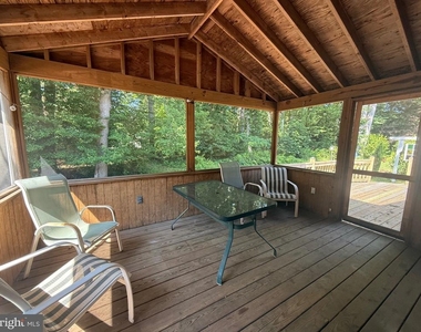 33135 Woodland Court N - Photo Thumbnail 11