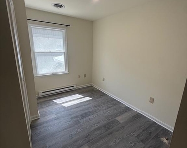 33135 Woodland Court N - Photo Thumbnail 6
