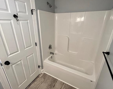 112 E Main Street - Photo Thumbnail 11