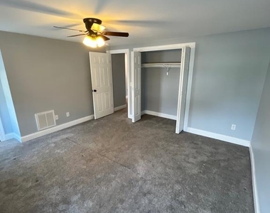 112 E Main Street - Photo Thumbnail 17