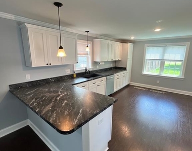 112 E Main Street - Photo Thumbnail 5
