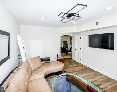 554 Newcomb Street Se - Photo Thumbnail 29
