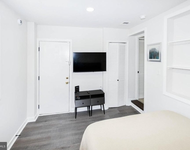 554 Newcomb Street Se - Photo Thumbnail 14