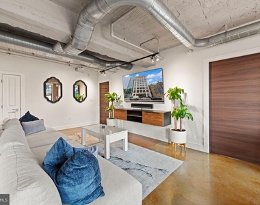 916 G Street Nw - Photo Thumbnail 5