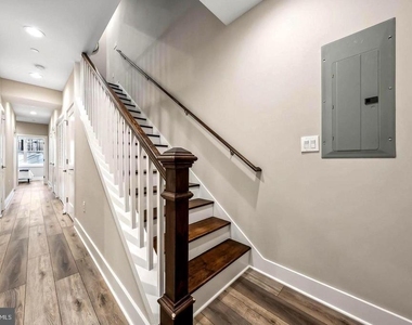 1213 Holbrook Street Ne - Photo Thumbnail 9