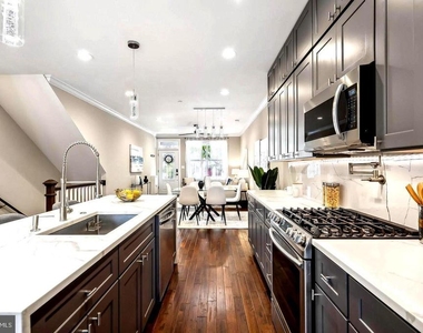 1213 Holbrook Street Ne - Photo Thumbnail 7