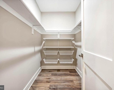 1213 Holbrook Street Ne - Photo Thumbnail 12