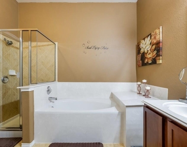 1261 Rainbow Parke Dr - Photo Thumbnail 15
