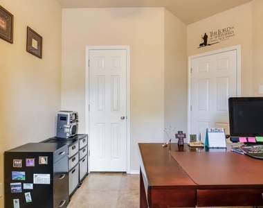 1261 Rainbow Parke Dr - Photo Thumbnail 18