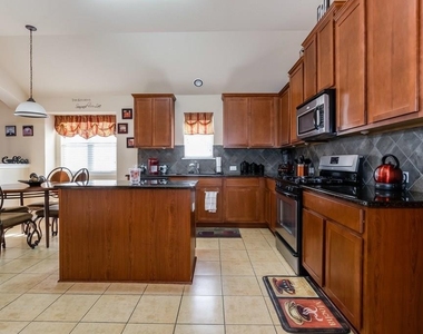1261 Rainbow Parke Dr - Photo Thumbnail 9