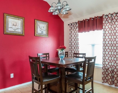 1261 Rainbow Parke Dr - Photo Thumbnail 6