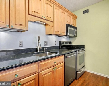 2555 Pennsylvania Avenue Nw - Photo Thumbnail 9