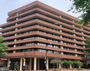 2555 Pennsylvania Avenue Nw - Photo Thumbnail 1