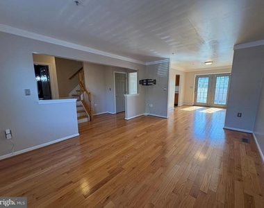 4005 Blakney Lane Se - Photo Thumbnail 9