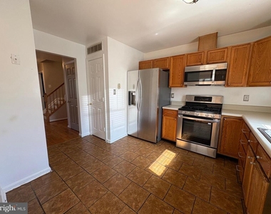 4005 Blakney Lane Se - Photo Thumbnail 5