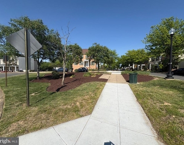 4005 Blakney Lane Se - Photo Thumbnail 29