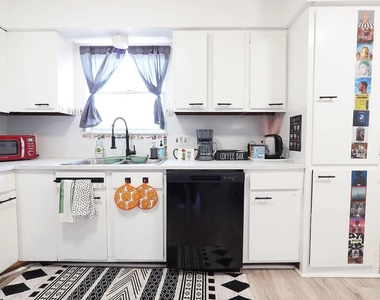 3006 Matador Dr - Photo Thumbnail 4