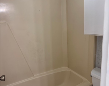 513 South Park Dr - Photo Thumbnail 11