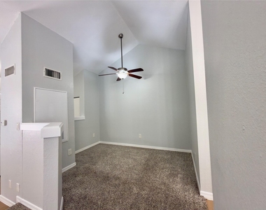 513 South Park Dr - Photo Thumbnail 9
