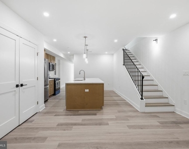 2404 North Capitol Street Nw - Photo Thumbnail 2