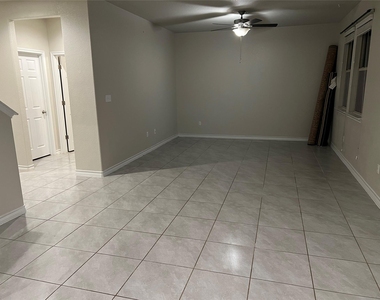 341 Mary Max Cir Cir - Photo Thumbnail 4