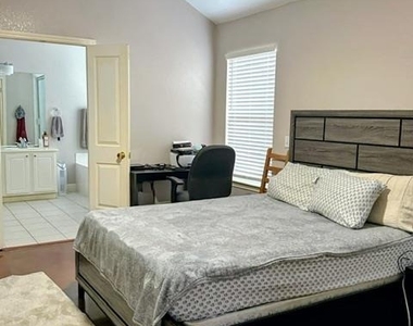 2224 Kerr Trl - Photo Thumbnail 8