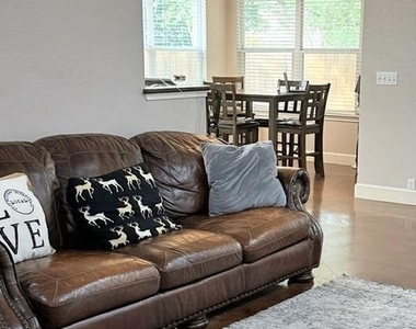 2224 Kerr Trl - Photo Thumbnail 4