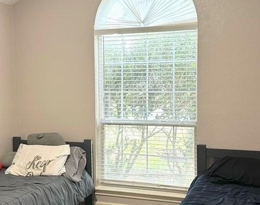 2224 Kerr Trl - Photo Thumbnail 14