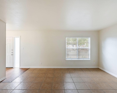 5802 Belmoor Dr - Photo Thumbnail 7