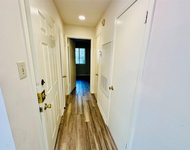 6810 Deatonhill Dr - Photo Thumbnail 12