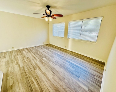 6810 Deatonhill Dr - Photo Thumbnail 1