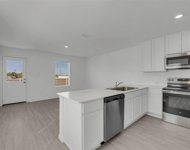309 Marty Allen Loop - Photo Thumbnail 1