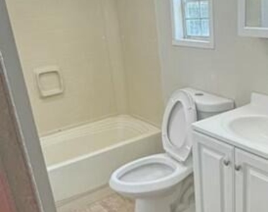 7840 Old Middleburg Road S - Photo Thumbnail 4