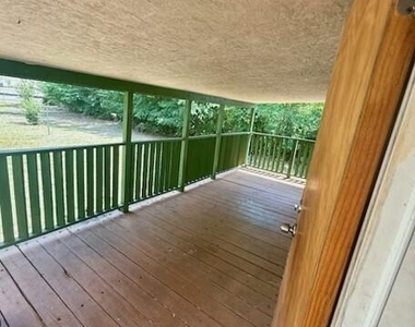 7840 Old Middleburg Road S - Photo Thumbnail 10