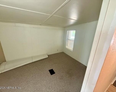 7840 Old Middleburg Road S - Photo Thumbnail 7
