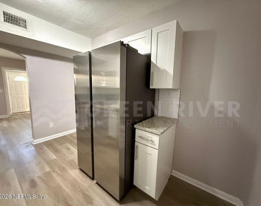 3078 W 15th Street - Photo Thumbnail 10