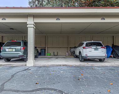 2099 Winterbourne Drive W - Photo Thumbnail 26
