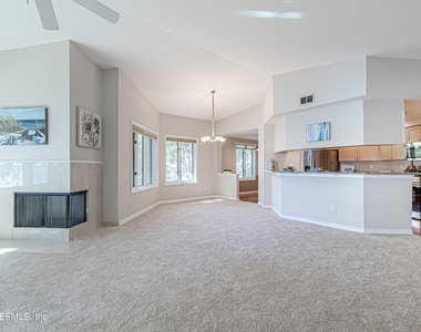 2099 Winterbourne Drive W - Photo Thumbnail 36