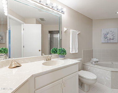 2099 Winterbourne Drive W - Photo Thumbnail 50